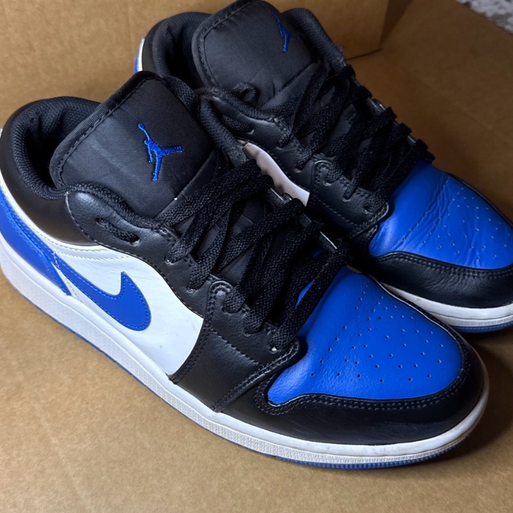 Air Jordan 1 Low White/Black/Royal Blue Alternate Royal Toe 553558-140 Size 9